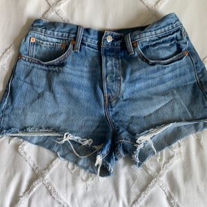 Levi’s Wedgie cutoff shorts size 30